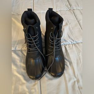 Duck boots weatherproof men’s size 9